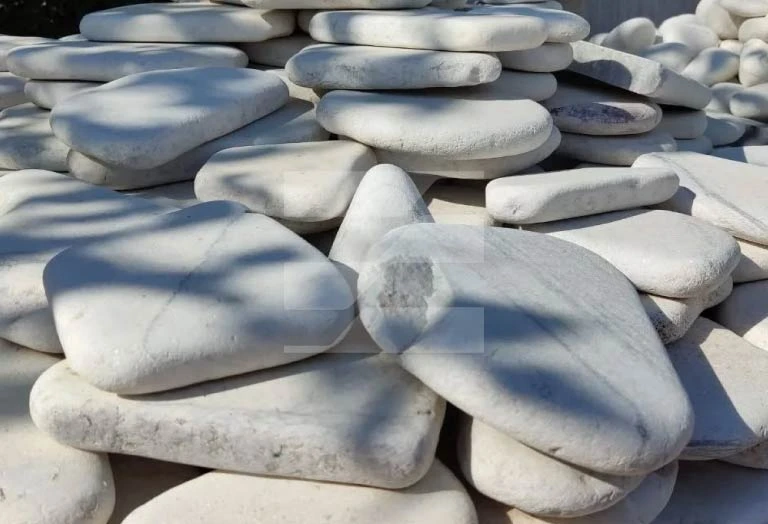 قلوه سنگ خیلی بزرگ